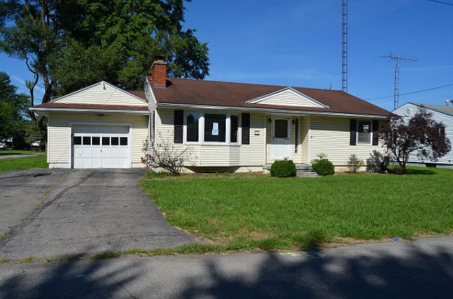 415 S High St photo 1
