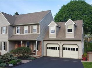 1625 Arrowwood Dr, Easton, PA 18040