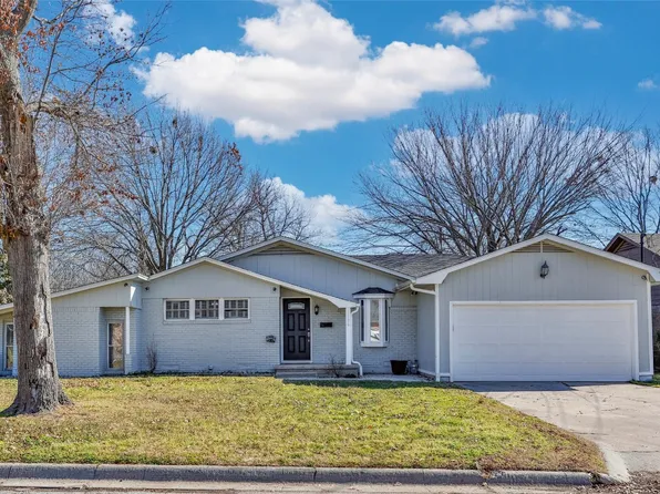 1106 Elmwood St, Gainesville, TX 76240