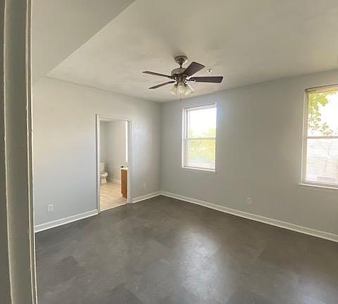4th image of 527 High St #302