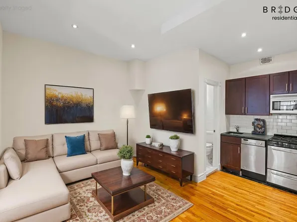 228 East 84th Street 2A image 2 of 10