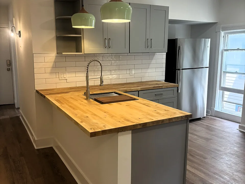 328 Pennsylvania St #3
