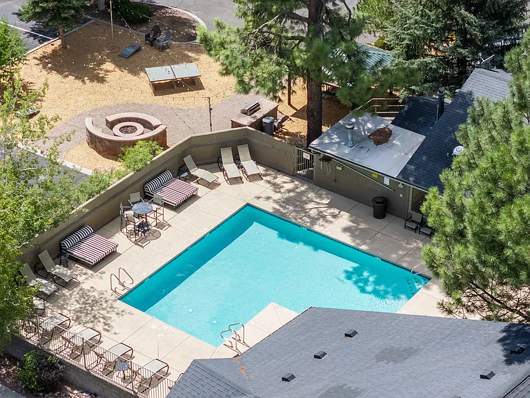 Woodlands Village Apartments — Photo 7