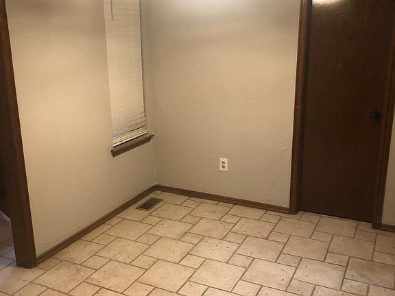 2nd image of 2925 SW 126th St
