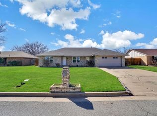 605 Cambridge Dr, Altus, OK 73521