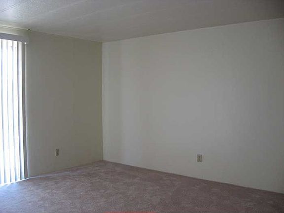 Master w/Slider to Patio