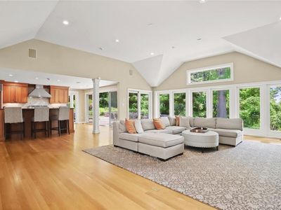 149 Emery Drive East, Stamford, CT, 06902