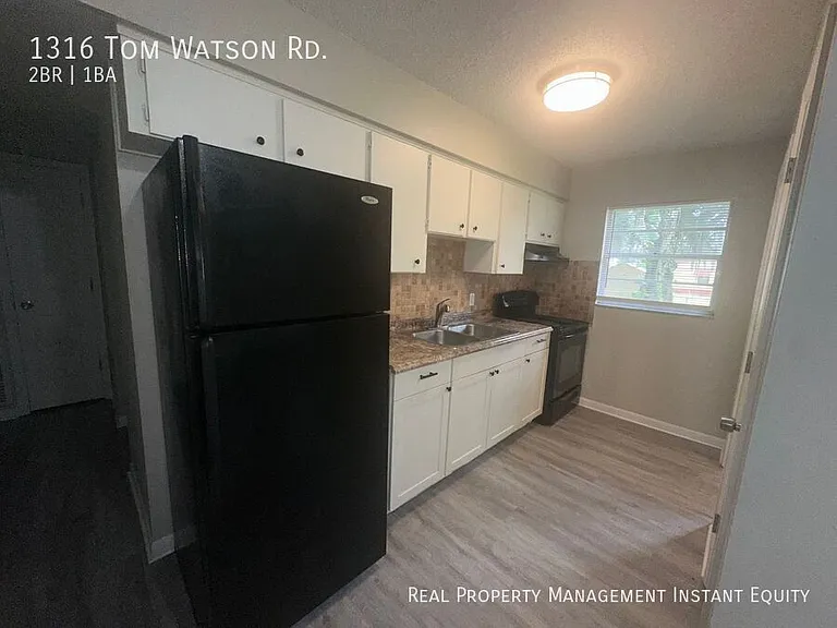 1316 Tom Watson Rd — Photo 5