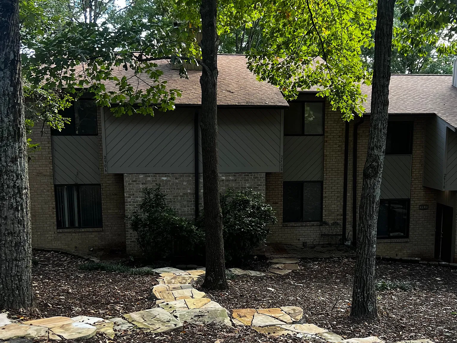 3 bed, 4.0 bath, 1840 sqft, $1,975 — Photo 1
