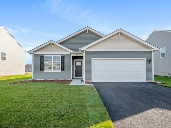 608 Ensign Pl, Hebron, IN 46341