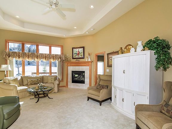 3rd image of N12W29105 Creekside Ct