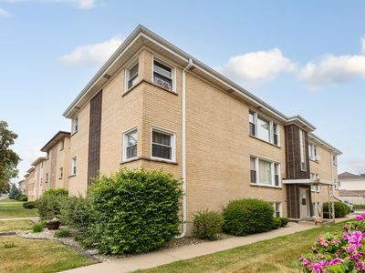 7340 N Harlem Ave APT 2W, Chicago, IL, 60631