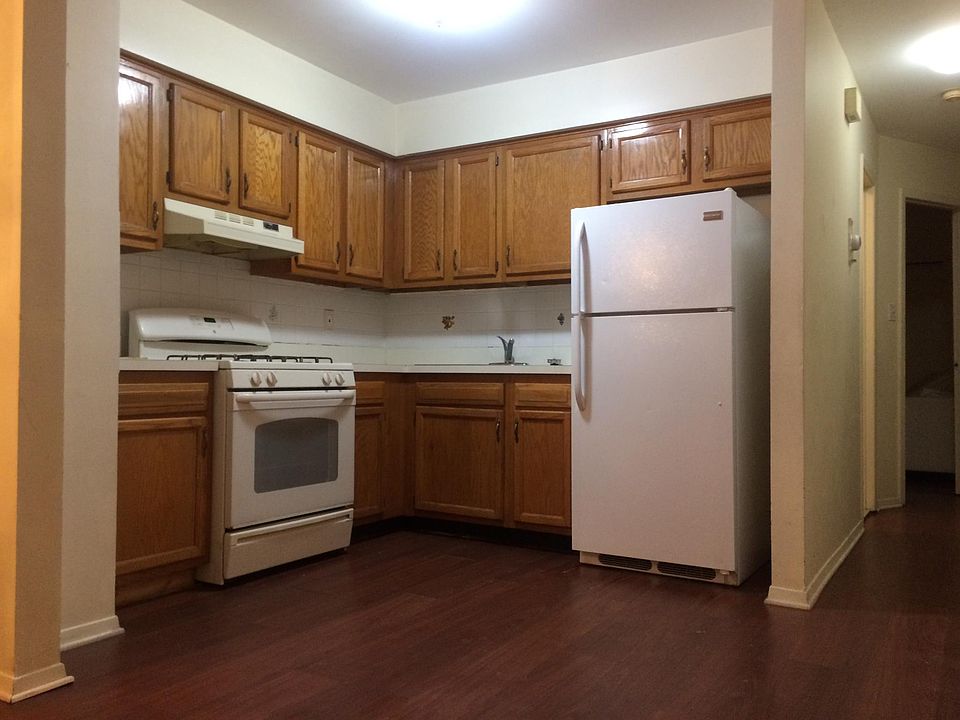 1st image of 12052 168th St #2