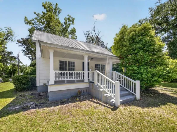 114 E Stanfill St, Hahira, GA 31632