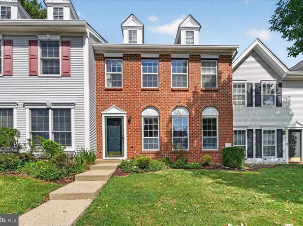130 Shrewsbury Ct, Pennington, NJ 08534