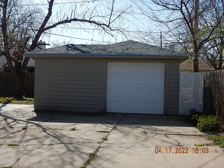 964 S 9th St — Photo 3