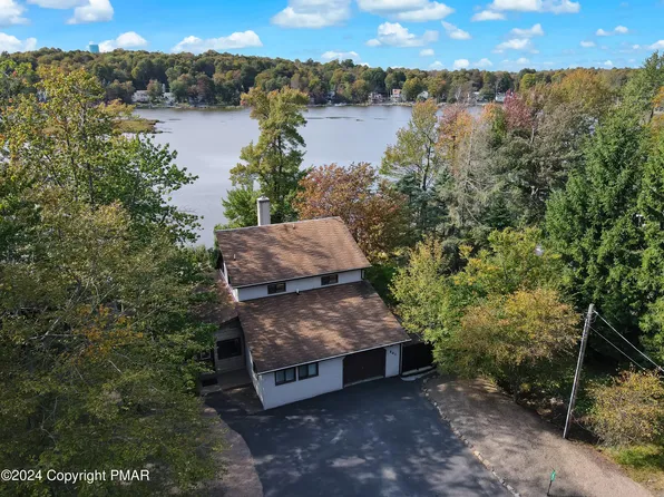 1459 Waterfront Dr, Tobyhanna, PA 18466