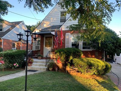 54 Georgia Street, Valley Stream, NY, 11580