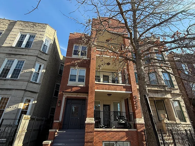 927 N Mozart St #1F — Photo 1