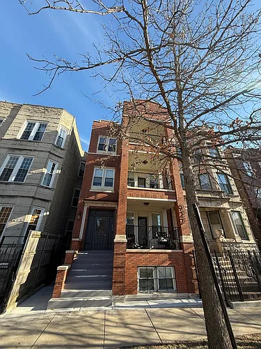 927 N Mozart St #1F Photo 1 927 N Mozart St #1F Photo 1