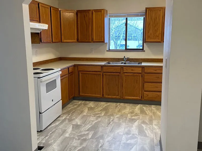 1441 E 12th Ave — Photo 7