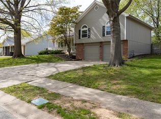 3605 NW Dogwood Dr, Blue Springs, MO 64015