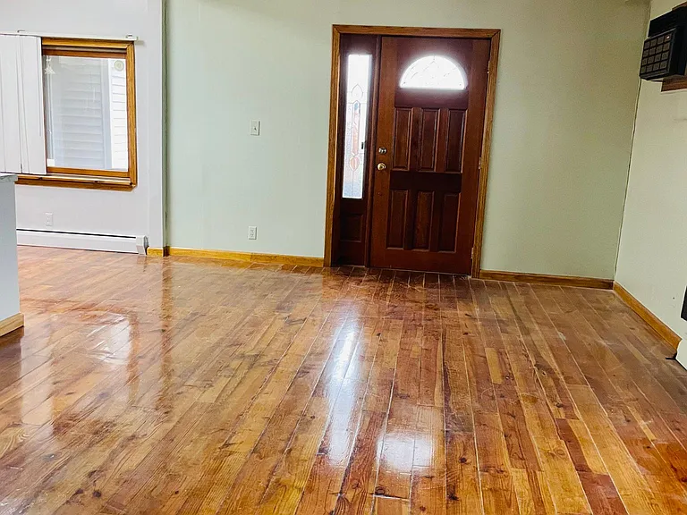 331 Newton St #A — Photo 8
