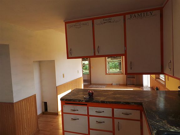 5th image of N15651 Miller Ave