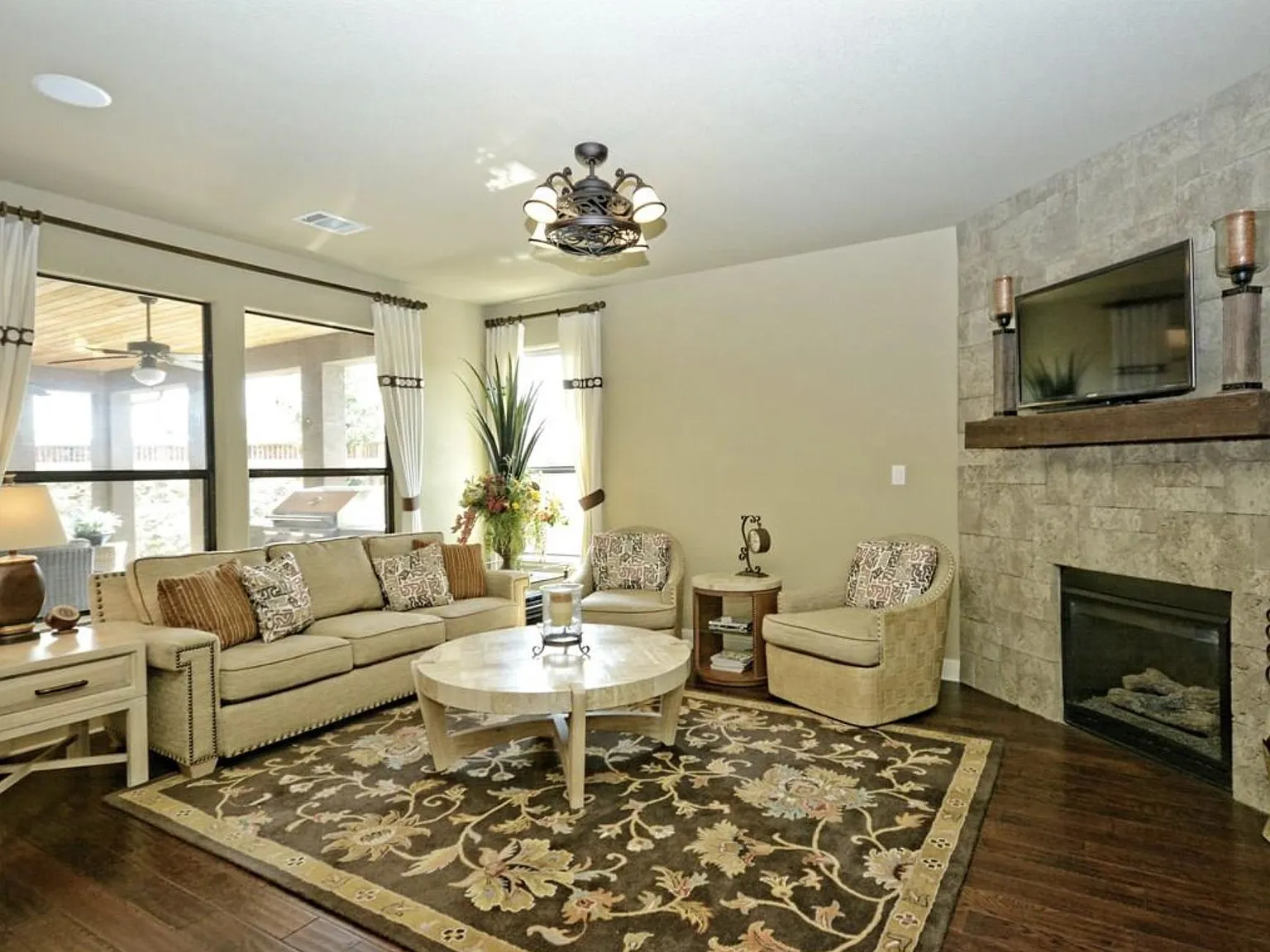 3 bed, 3.5 bath, 2671 sqft, $3,200 — Photo 4