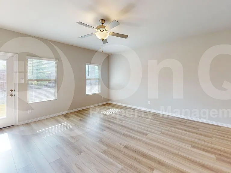 1508 Lannon Ln — Photo 6