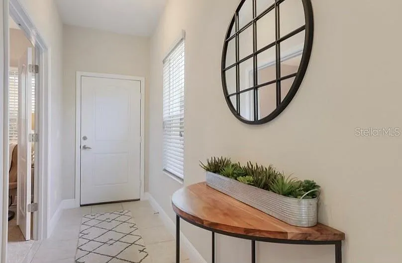 3 bed, 2.0 bath, 1688 sqft, $3,200 — Photo 2