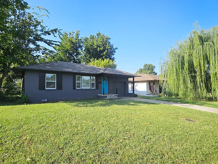 2132 Churchill Pl — Photo 2