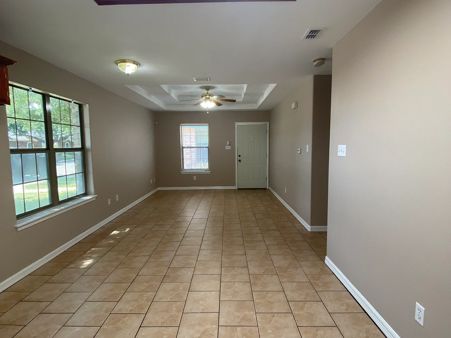 2 bed, 925 sqft, $750 — Photo 3