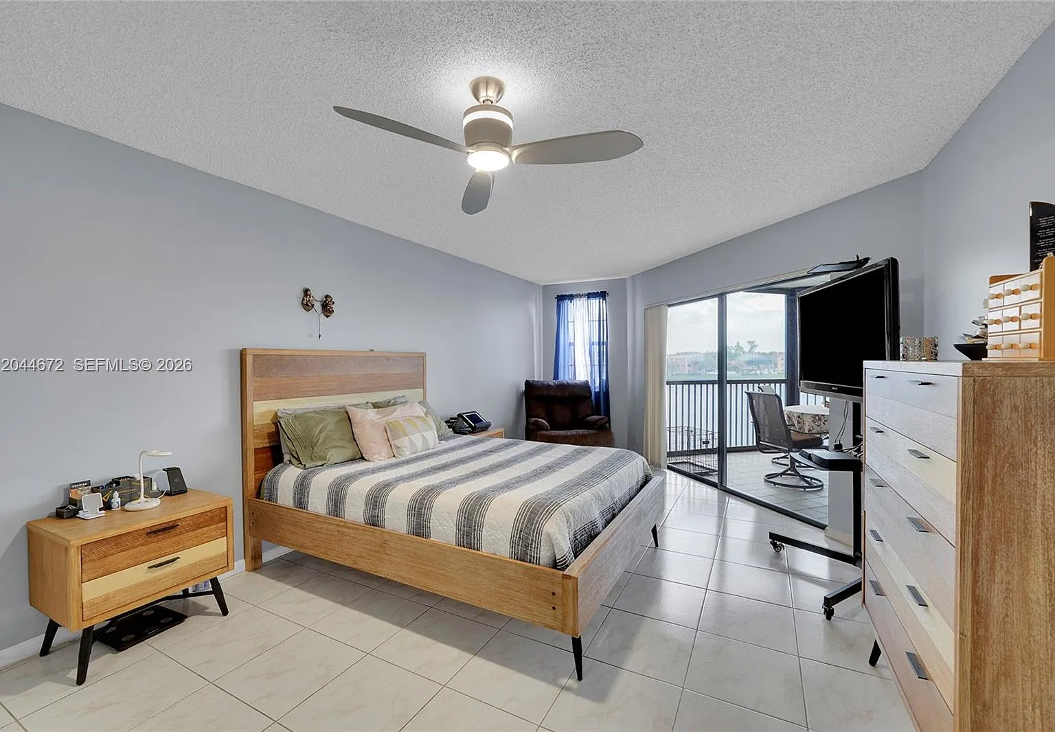 Fairfax Condominium — Photo 4