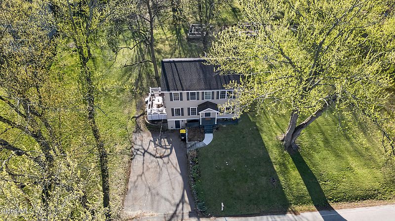 5th image of 84 Lord Avenue