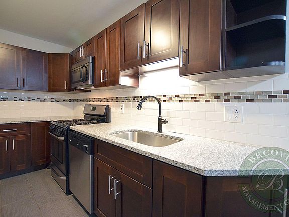 5th image of 4701 N Albany Ave #G