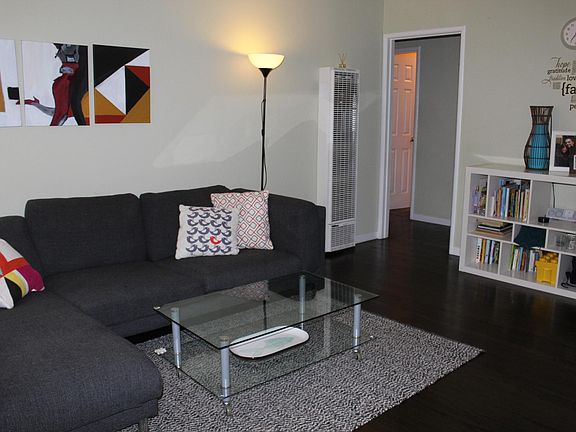 2nd image of 458 Fernando Ave