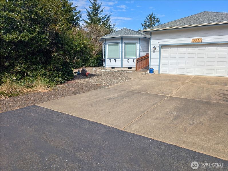 3rd image of 258 N Razor Clam Drive SW