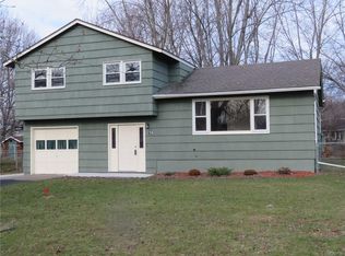 14 Holly Ln, Liverpool, NY