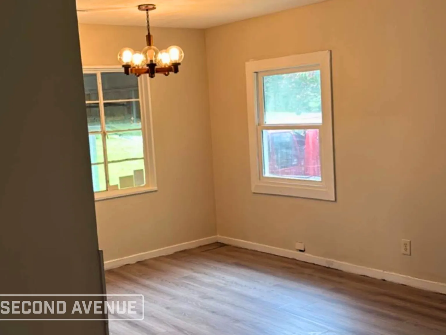 3 bed, 1.0 bath, 989 sqft, $845 — Photo 3
