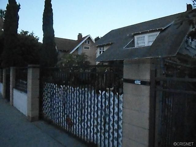 1st image of 1926 S La Salle Ave