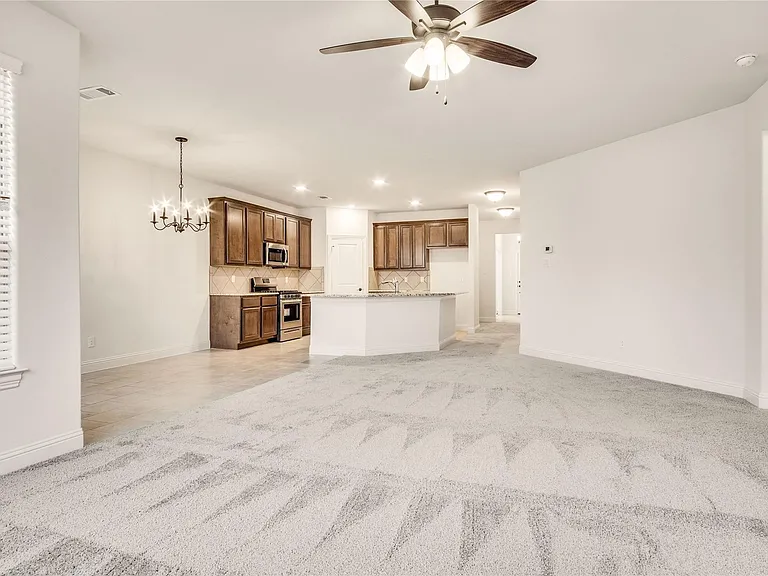 204 Flower Ridge Dr — Photo 7