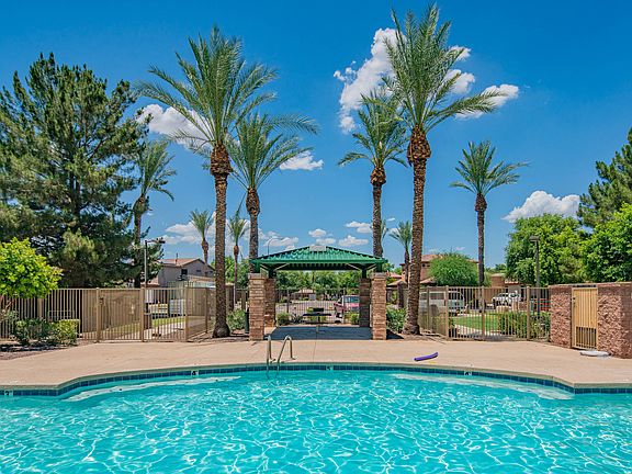 2nd image of 2630 E Wildhorse Pl