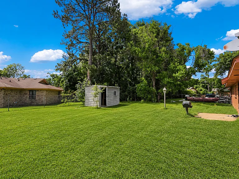 6513 Abraham Lincoln Dr — Photo 12
