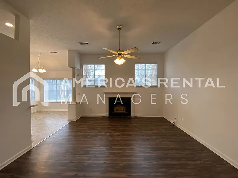 7936 Copperfield Dr — Photo 4