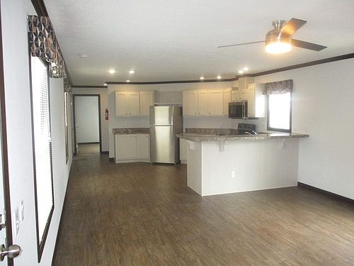 1st image of 48 Suzanne Blvd