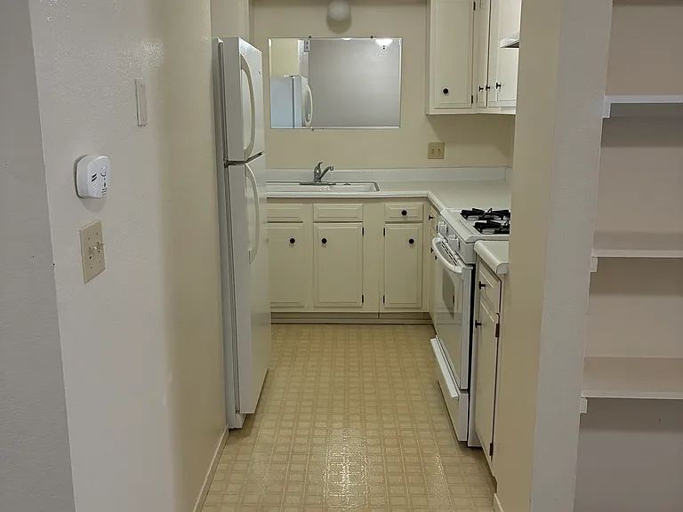 258 Aspen St #13 — Photo 2