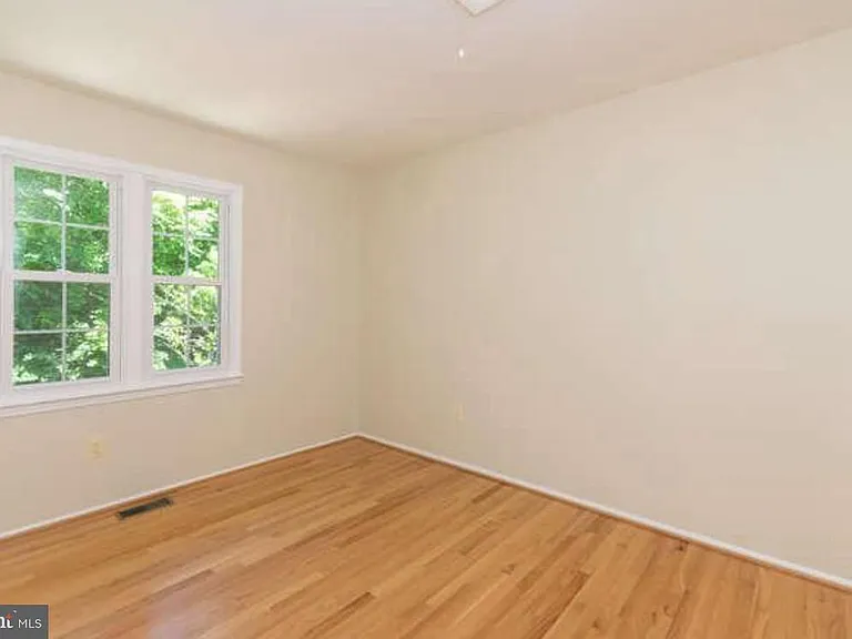 8302 Moline Pl — Photo 20
