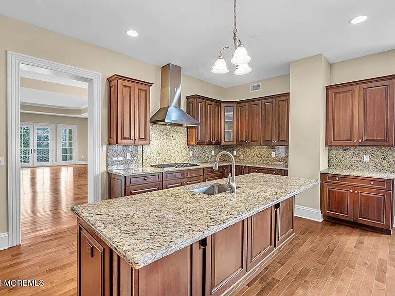 1021 Oval Rd #1021 — Photo 8