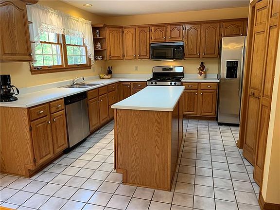 5th image of 1321 Woodhill Dr